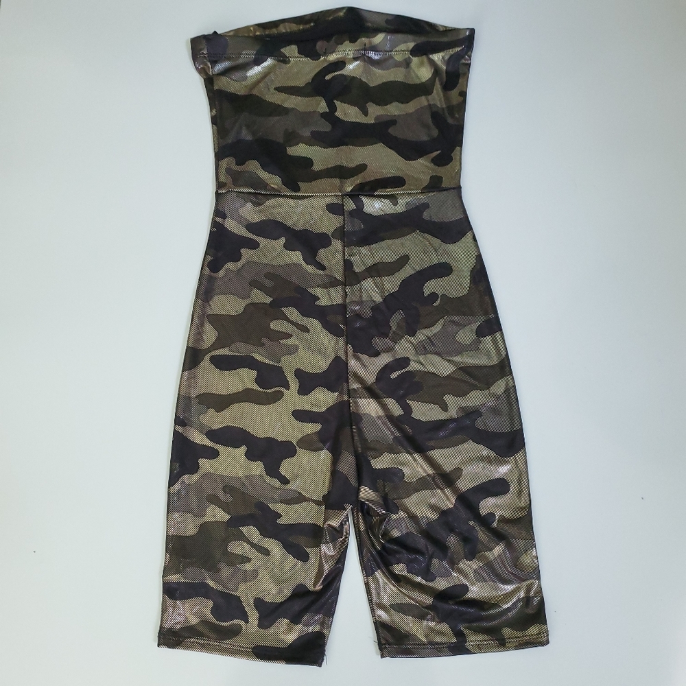 FOREVER 21 STRAPLESS ROMPER